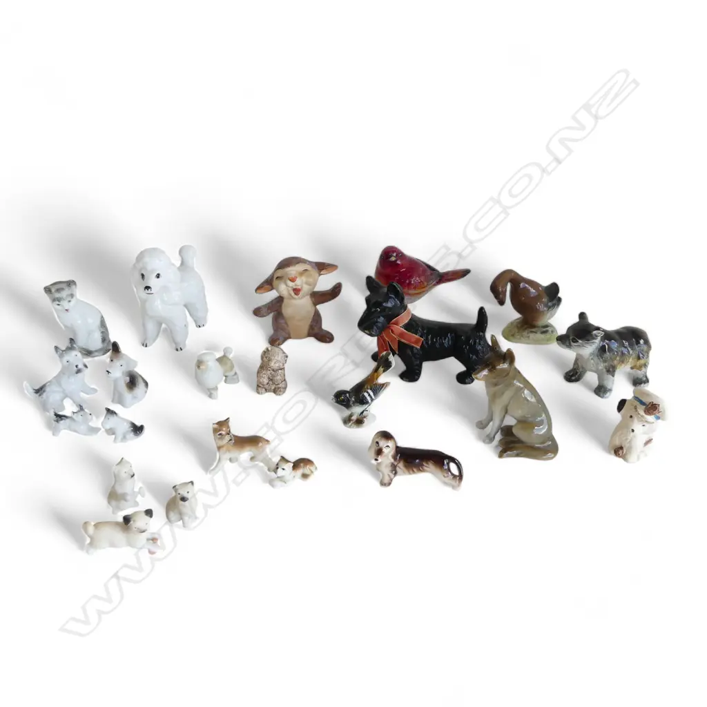 TRAY OF 21 MINITURE CHINA ANIMAL FIGURES AVERAGE H50MM Image 1++