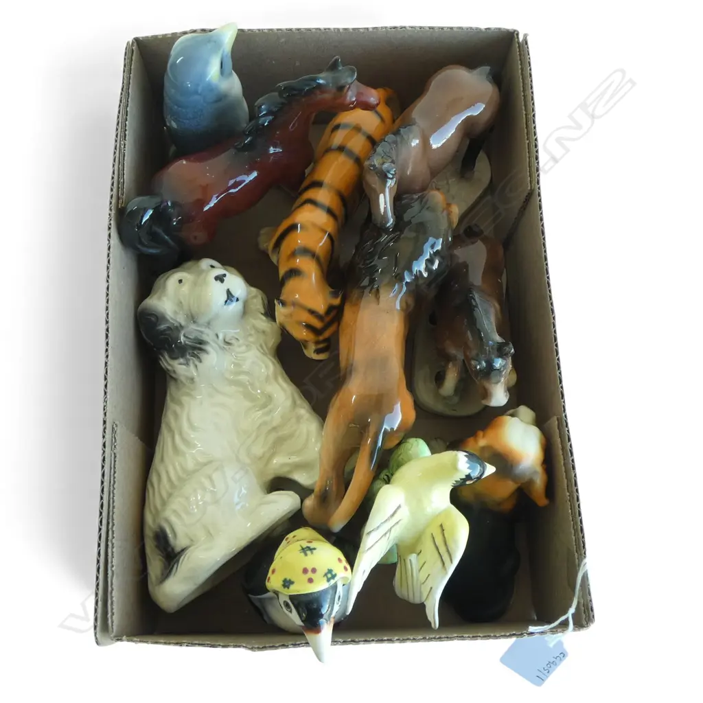 TRAY OF 10 VINTAGE CHINA ANIMAL FIGURINES AVERAGE H120MM Image 1++