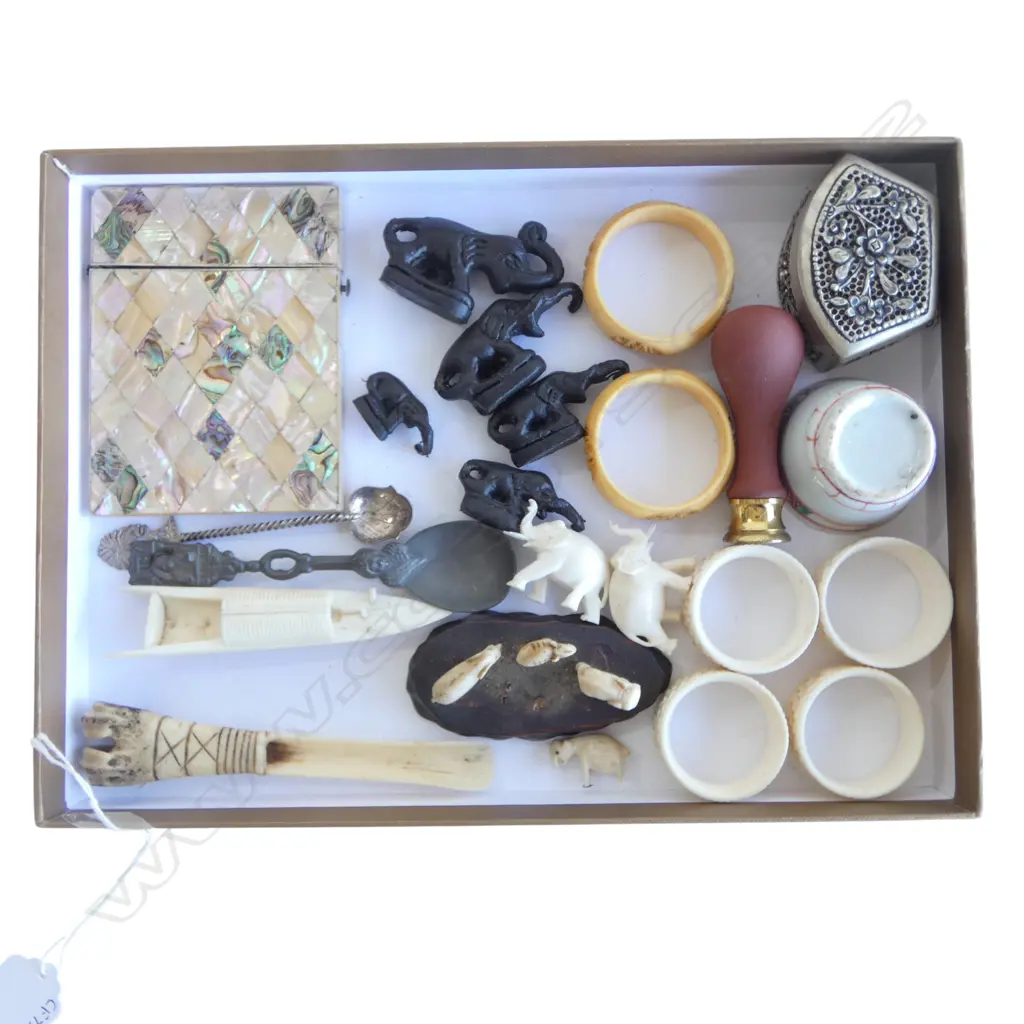 TRAY OF SMALL COLLECTABLES MOP CARD CASE IVORY ELEPHANTS ETC Image 1++