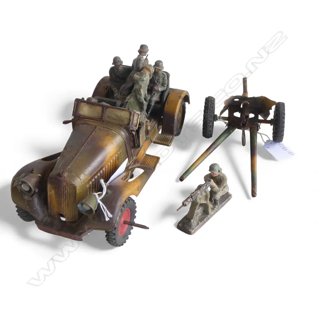 VINTAGE WWII MILITARY TOYS; HORCH by LINEOL + FIELD GUN (WHEEL MISSING), MACHINE GUNNER, etc Image 1++