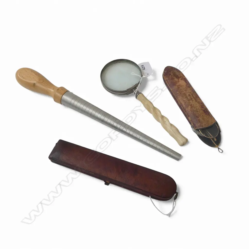 VINTAGE SPECTACLES, RING SIZER, MAGNIFYING GLASS + CASED THERMOMETER Image 1++