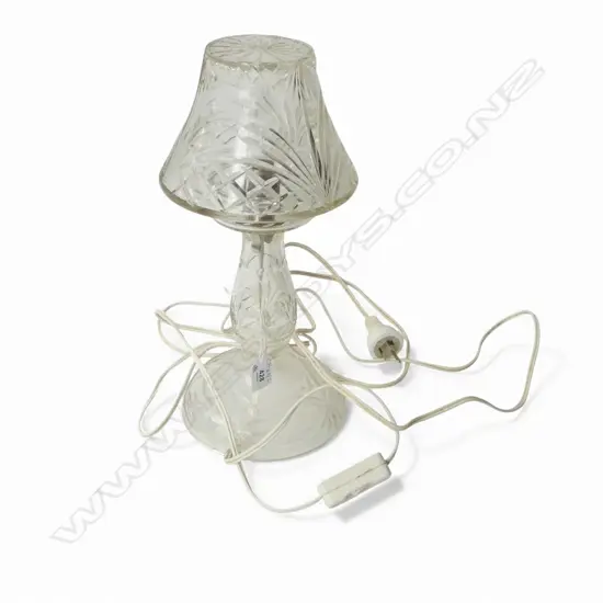 CRYSTAL TABLE LAMP H.350mm, CHIPS AT JUNCTION