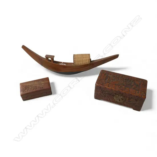 3 ITEMS VINTAGE TEAK BOAT, CHINESE CAMPHOR BOX, WOOD BRASS BOX, L.470MM (BOAT) 