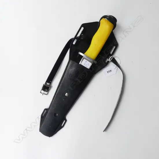 JAPANESE STAINLESS STEEL KNIFE IN PLASTIC HOLSTER H.360mm