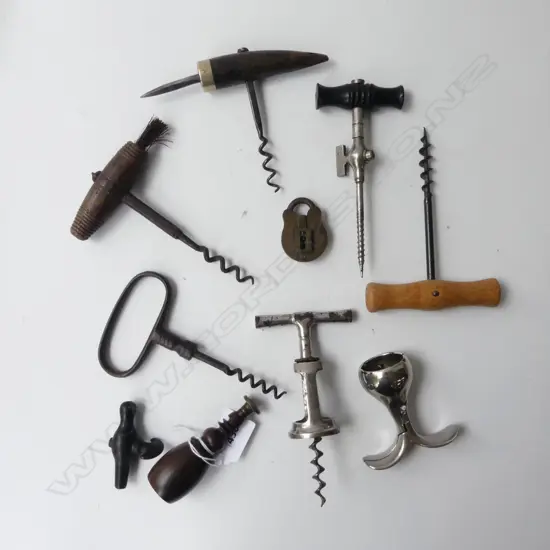 8 VINTAGE CORKSCREWS + LOCK & SEAL