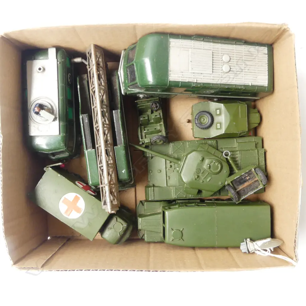 8 DINKY TOYS Image 1++