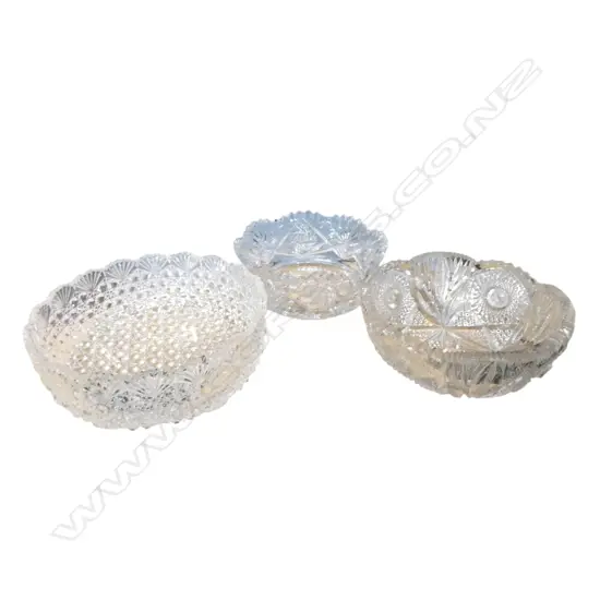THREE FANCY HEAVY CUT CRYSTAL BOWLS, D.180MM-220MM