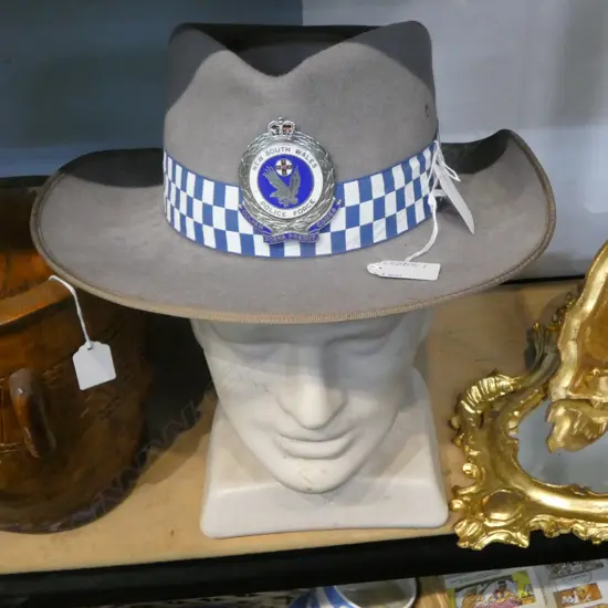 NEW SOUTH WALES POLICE HAT + MANIQUIN HEAD H.310mm