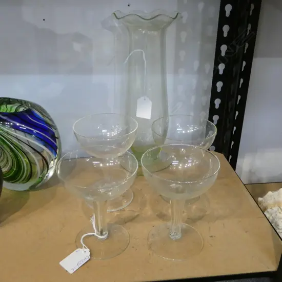 4 HOLLOW STEMMED GLASSES 