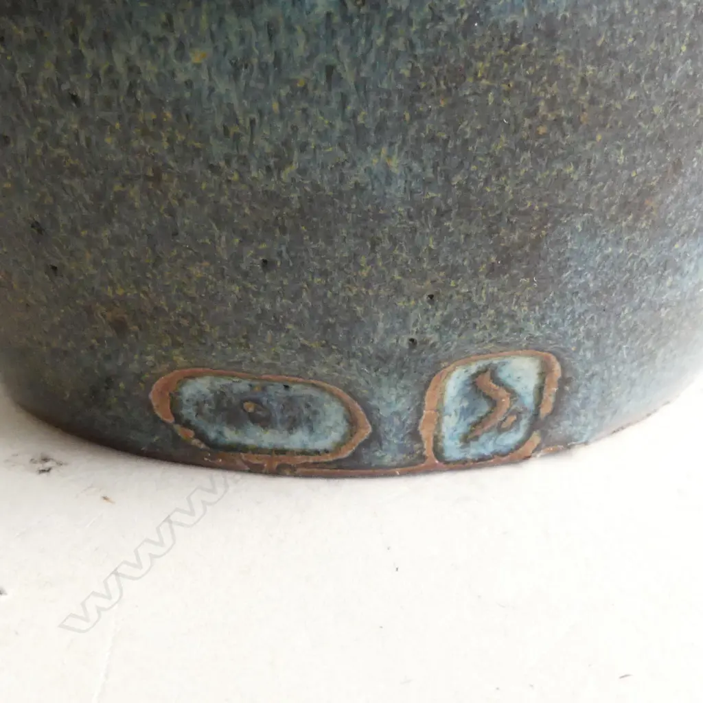 EARLY PETER STITCHBURY ABUJA PERIOD LIDDED COFFEE POT double stamp, small crack to rim and lid Image 1++