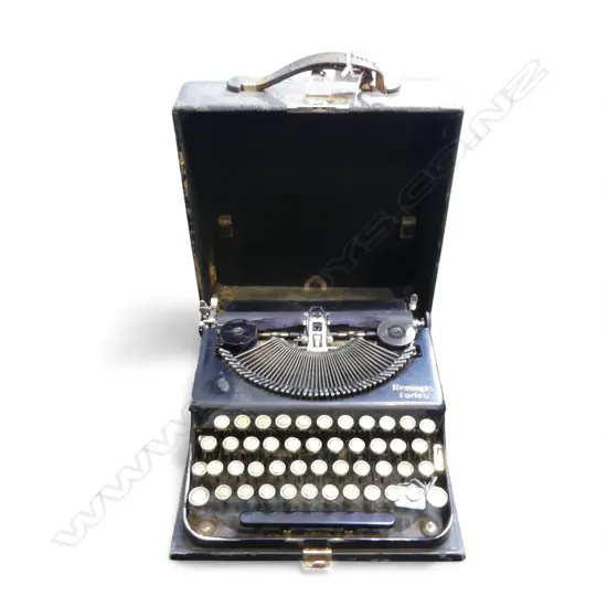 PORTABLE REMINGTON TYPEWRITER 