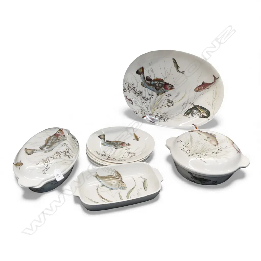 JOHNSON BROS. 'FISH' PART DINNER SERVICE Image 1++