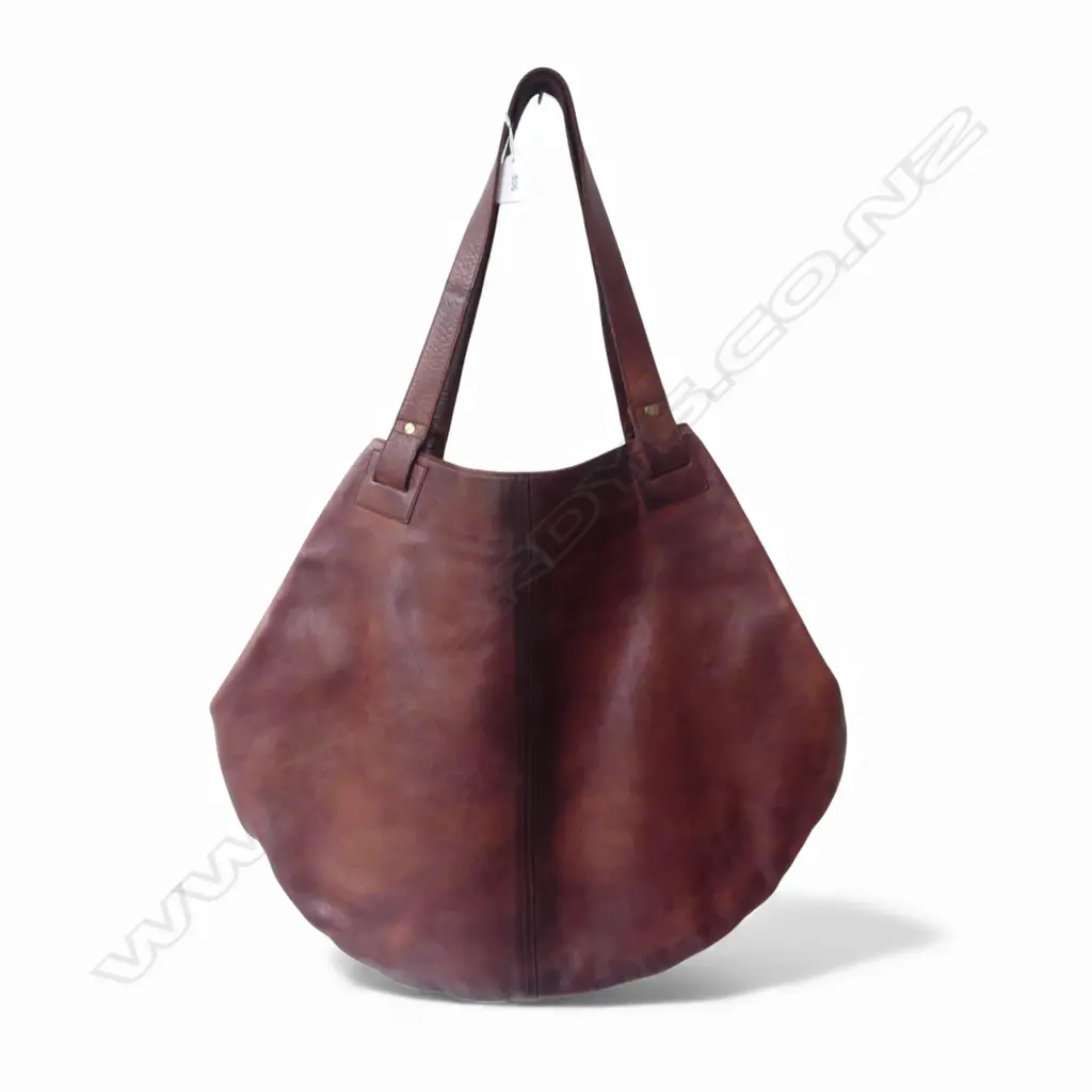 BROWN LEATHER TOTE BAG 500mm Image 1++