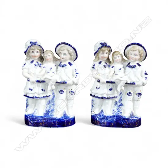 2 PORCELAIN FIGURES H.170mm