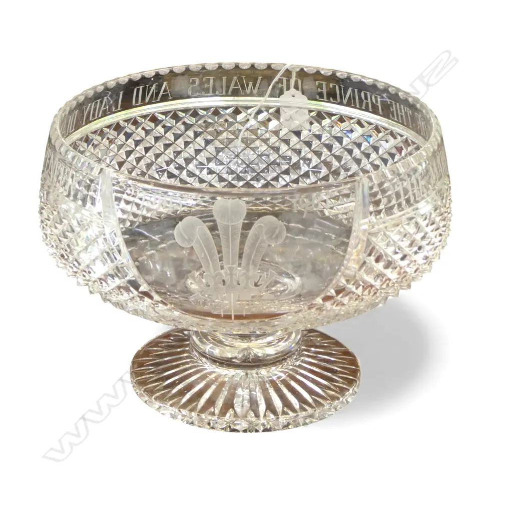 LARGE STUART CUT CRYSTAL PRINCE OF WALES & DIANA SPENCER MARRIAGE COM. CENTREPIECE Dia.290 H.220mm Image 1++