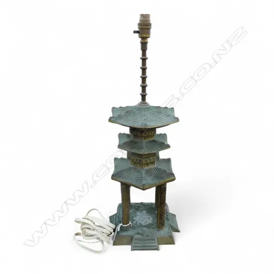 JAPANESE BRASS PAGODA TABLE LAMP H.580mm req. rewiring