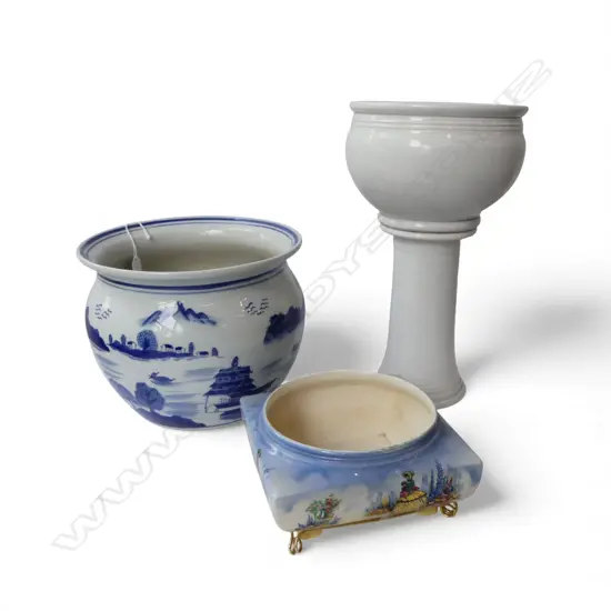 3 CERAMICS; WHITE PLANTER H.370mm, ENGLISH BOWL, ORIENTAL B/W JARDINERE H.220mm, 270mm dia