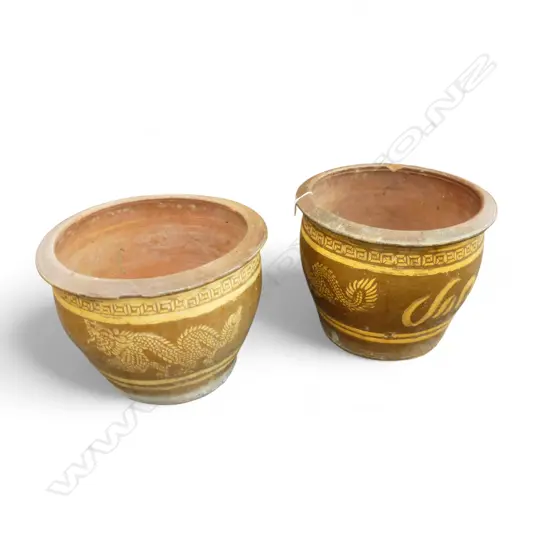 2 DRAGON GARDEN POTS H.420mm
