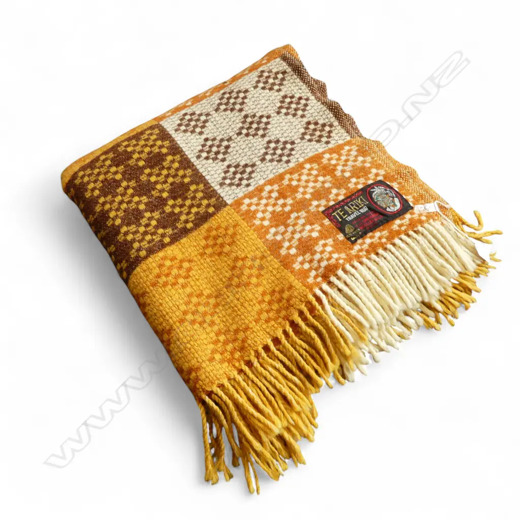 ONEHUNGA WOOLLEN MILLS 'TE ARIKI' TRAVEL RUG Image 1++