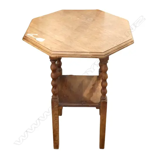 SMALL OAK TABLE H.725mm