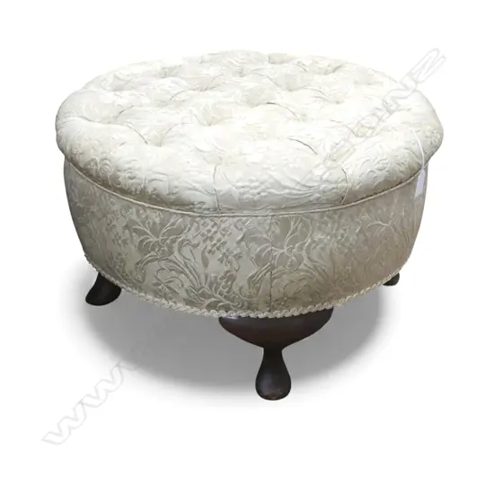 CIRCULAR UPHOLSTERED ARMCHAIR Dia.550mm