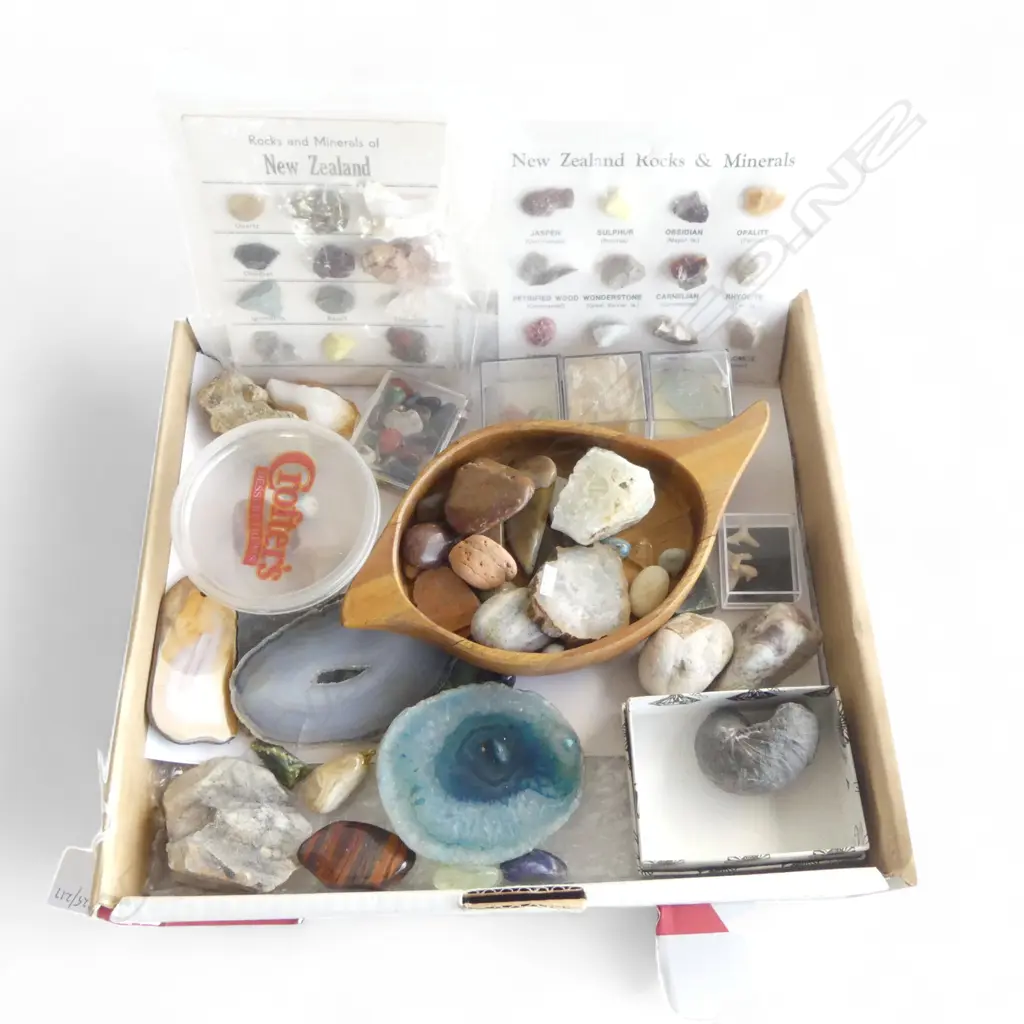 COLLECTION NZ POLISHED STONES & GEMS Image 1++