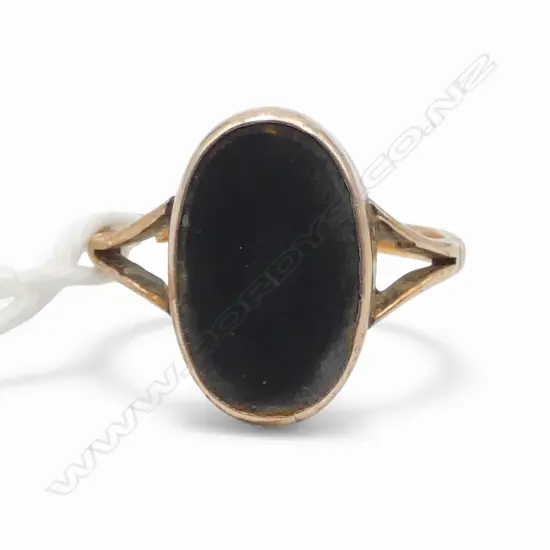 9ct GOLD RING stone missing 2.50gms needs attention SIZE O