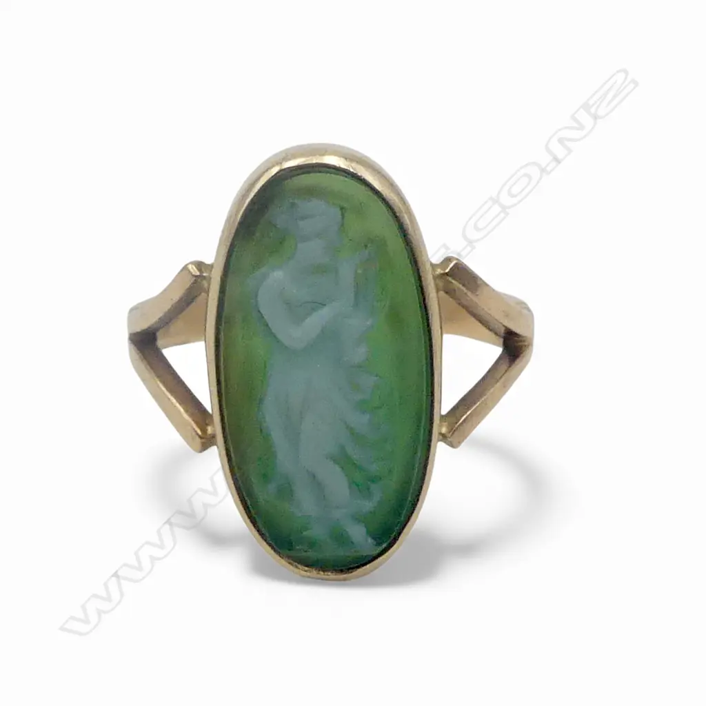 9ct GOLD CAMEO RING 2.18gms  very small size SIZE F Image 1++