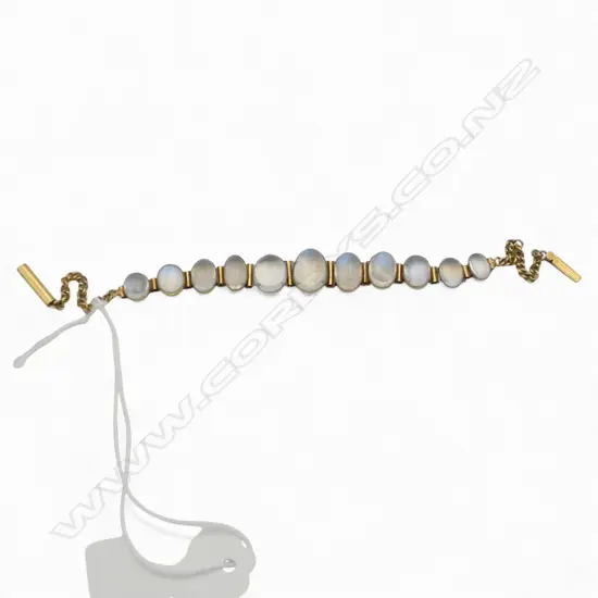 9ct GOLD & MOONSTONE BRACELET 7.6gms 1 connection broken