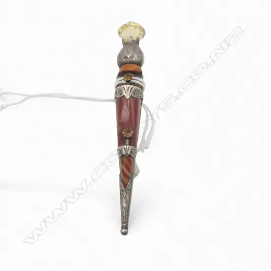 Large vintage silver & agate dirk dagger brooch citrine to top. L.85mm