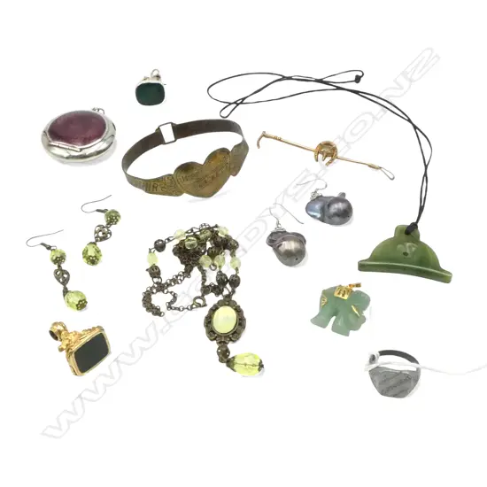 11 PCES ASST. JEWELLERY; GP & SILVER FOB SEALS, PEARL EARRINGS, TRENCH ART BANGLE & RING, STG COMPACT, URANIUM GLASS ETC