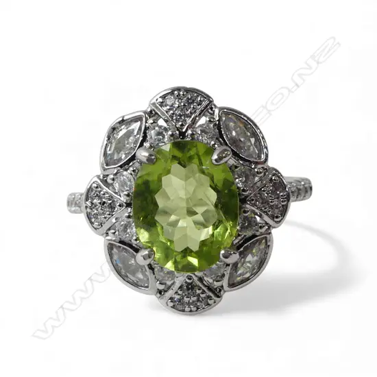 PERIDOT & CZ CLUSTER RING, 2.5ct, w AIG CERTIFICATION