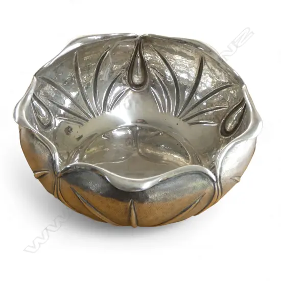 .800 SILVER BOWL, 'B.U.' STAMPED TO BASE, 474gms Dia.200mm