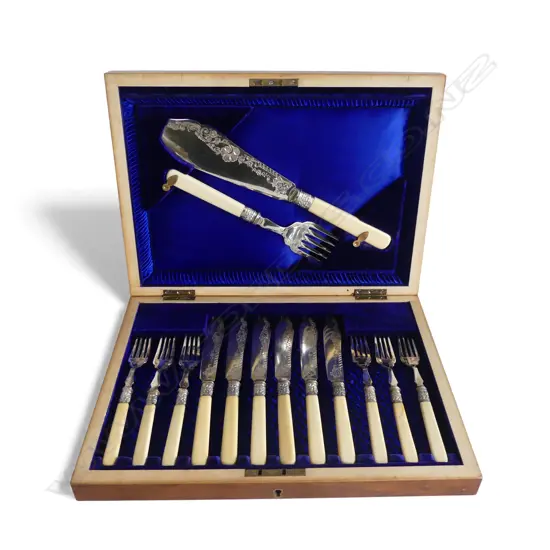 14 PCE SILVER PLATE FISH SET, BOXED W.355mm