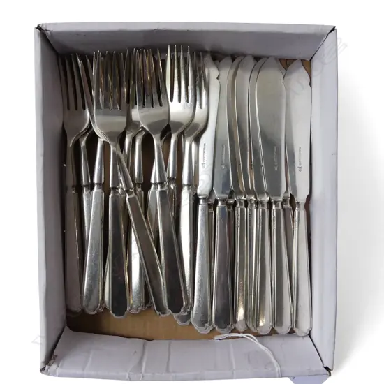24PC WALKER & HALL SAINT JAMES SILVER PLATED FISH SET – 12 KNIVES & 12 FORKS, L.200MM