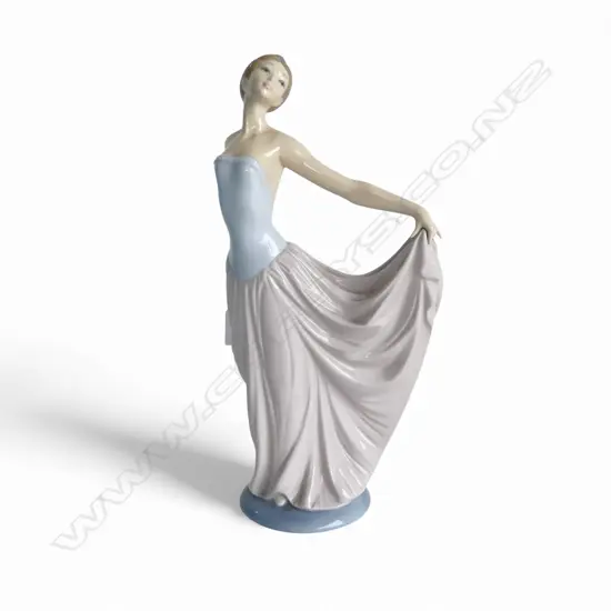 LLADRO FIGURINE H.310mm