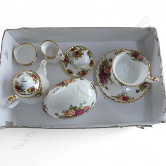 6 PCES ROYAL DOULTON OLD COUNTRY ROSES