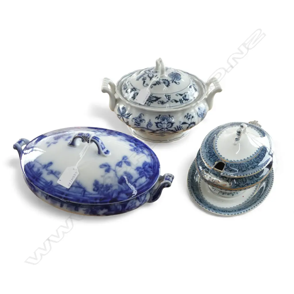 3 BLUE & WHITE LIDDED TUREENS LARGEST BLUE DANUBE DIA 270MM Image 1++