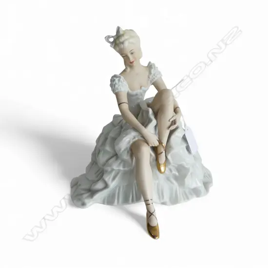 SCHAU BACH KUNST PORCELAIN FIGURE H.200mm
