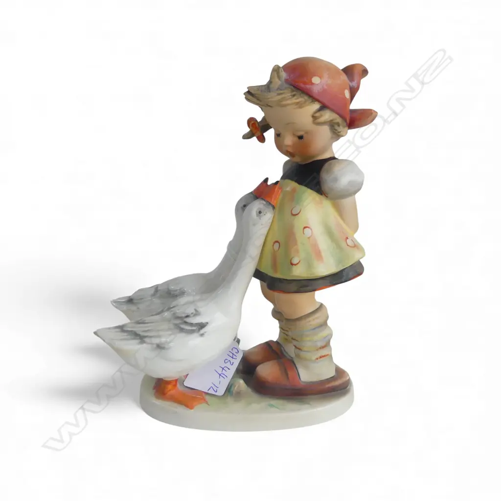 LARGE 'GOOSE GIRL' HUMMELL FIGURE .H.185mm Image 1++