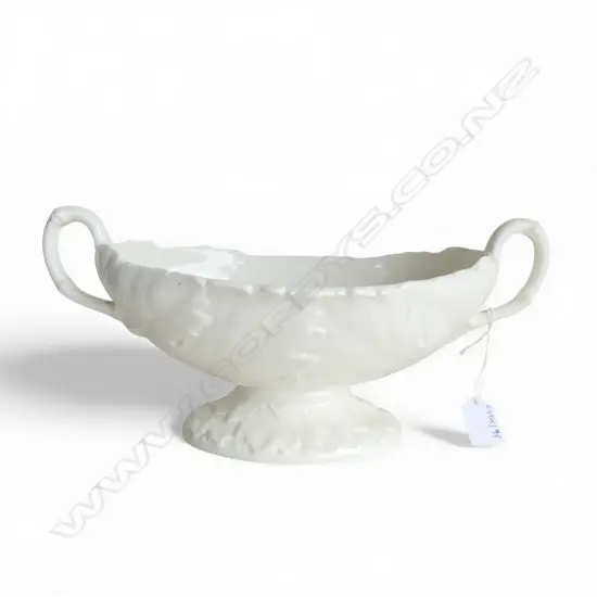 WEDGWOOD WHITE ETRURIA LEAF PAT 2 HANDLED BOWL L330MM