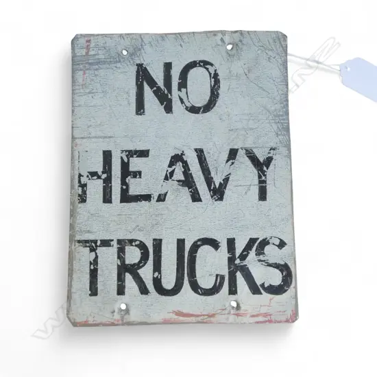 'NO HEAVY TRUCKS' SIGN 205x155mm