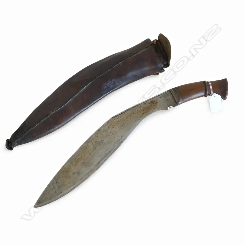 GOOD GURKHA KUKRI BLADE IN LEATHER SHEATH with small pocket and pouch of asst. hairs L.450mm Image 1++
