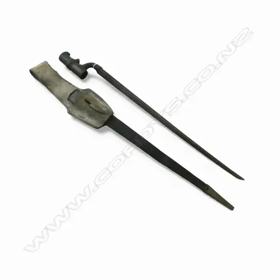 VINTAGE 3 SIDED BAYONET IN SCABBARD L.525mm OVER-ALL # 985 to bayonet fitting & scabbard (matching numbers)