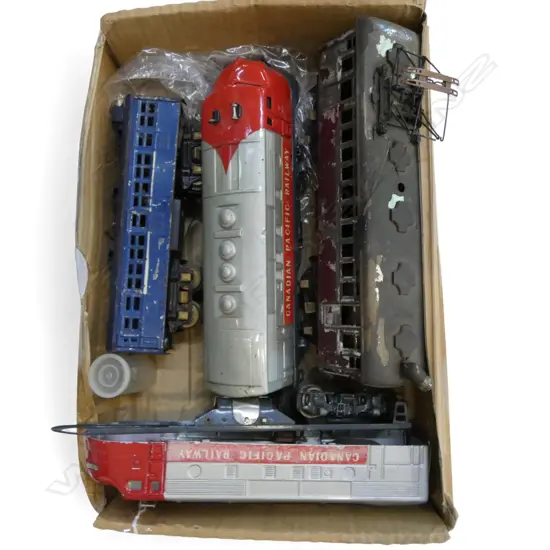 2 O GAUGE ELECTRIC CANADIAN PACIFIC RAILWAY ENGINES 1AF & 2 OTHER CARRIAGES