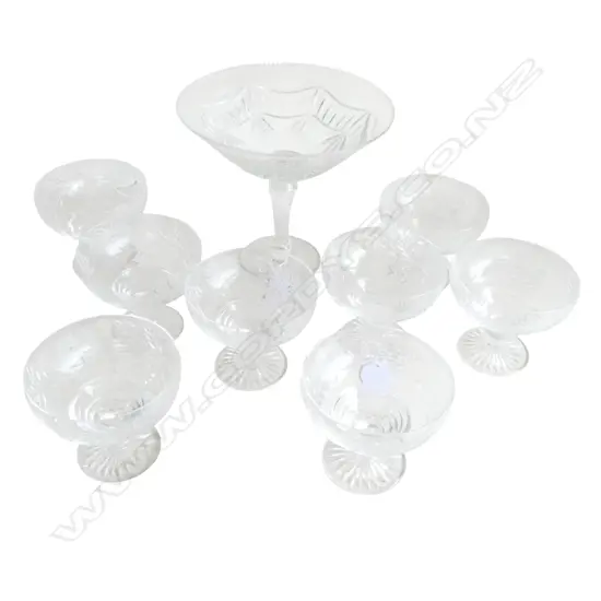 8 STUART CRYSTAL DESSERT SUNDAES DIA100MM & WEBB CORBET COMPORT DIA200MM