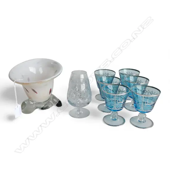 9 PCES GLASS; SET OF 6 BLUE DRINKING GLASSES, PR WEBB CRYSTAL, VASE H.165mm