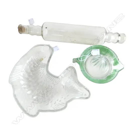 3PCS VINTAGE GLASS KITCHENALIA ROLLING PIN L430 FISH JELLEY MOULD L280MM & LEMON SQUEEZER