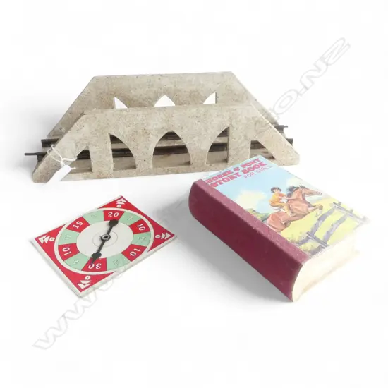 VINTAGE 'REAL RAIL N.Z.' O GAUGE WOODEN BRIDGEL.305mm, 1950s TRINKET BOX + GAME SPINNER