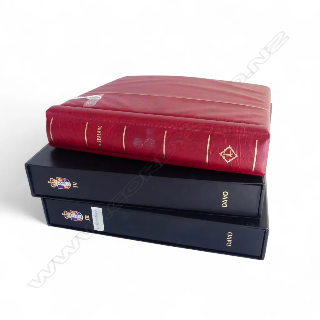 3 NZ STAMP ALBUMS; RED 1960s-80s, 2 DAVO NZ MINT 1990-2000 Image 1++